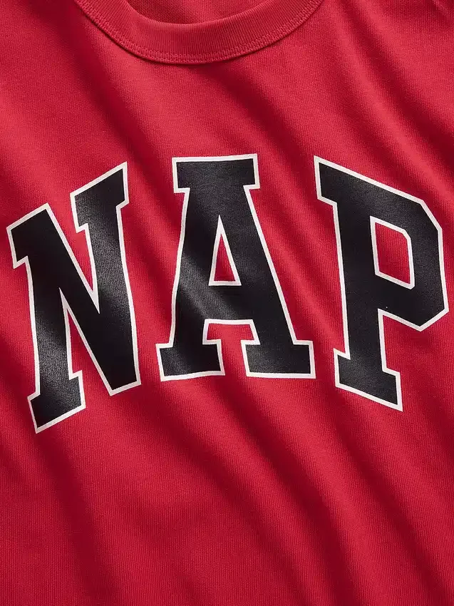Pyjamas-T-shirt i oversized-modell med Nap-logotyp