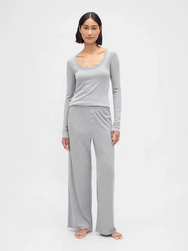 Pyjamasöverdel med mini-ribb och spetskant