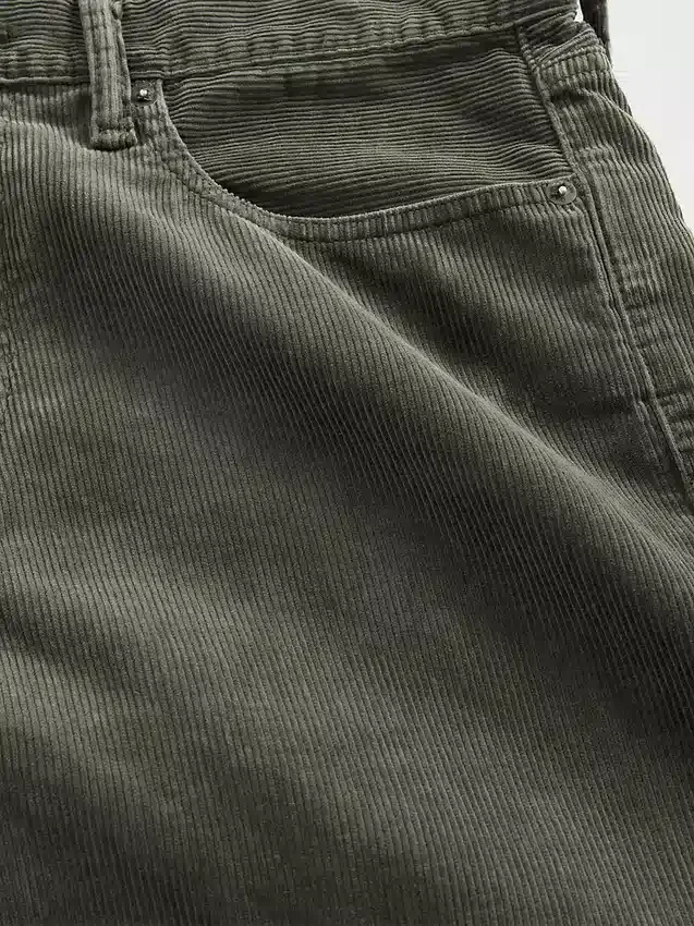 Relaxade raka byxor i corduroy