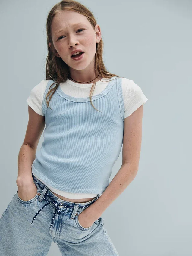 Ribbad tanktop med rund hals för barn