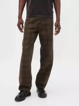 Rutiga, baggy Jeans i canvas