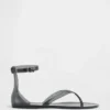 Sandaler med remmar i gelé