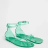 Sandaler med remmar i gelé