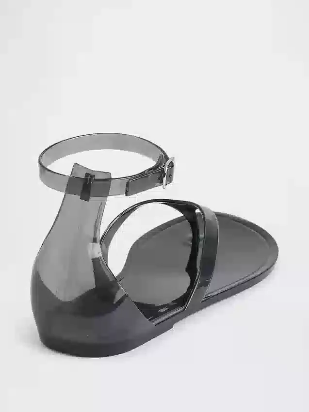 Sandaler med remmar i gelé