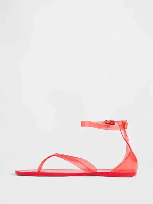 Sandaler med remmar i gelé