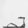 Sandaler med remmar i gelé