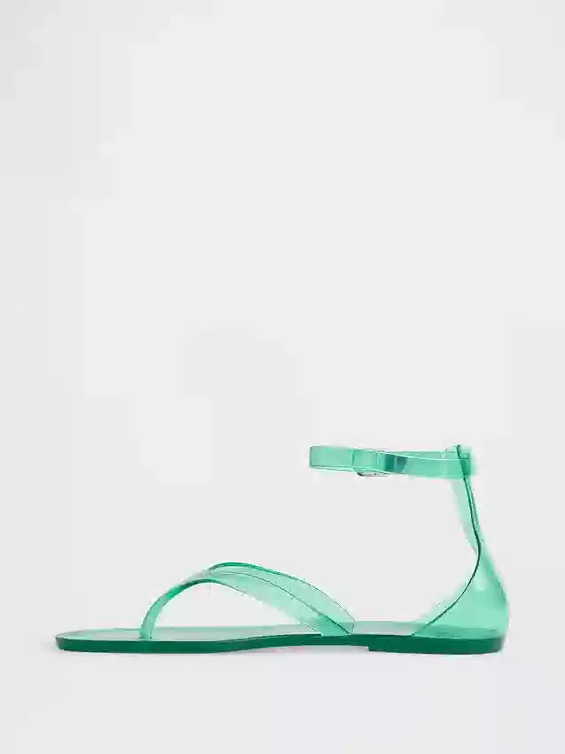 Sandaler med remmar i gelé