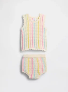 Set med randig virkad babytröja och shorts