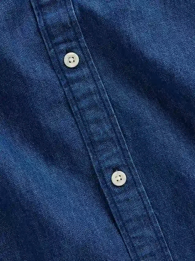 Skjorta i denim med avslappnad passform och rak nederkant
