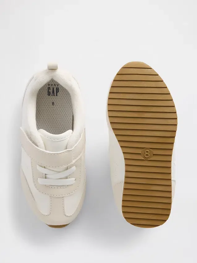Sneakers för småbarn med stjärnmönster