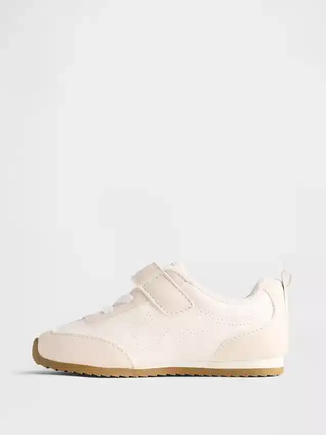 Sneakers för småbarn med stjärnmönster