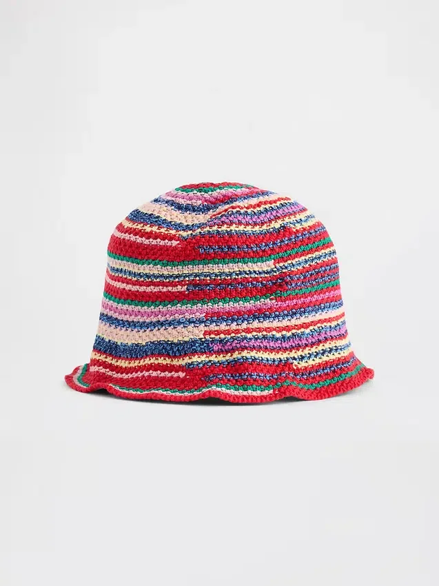 Strickad randig buckethat