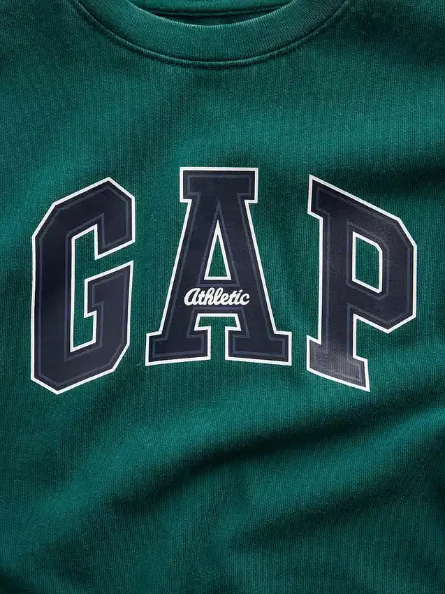 T-shirt för barn i tjockt tyg med avslappnad passform och Gap Logo