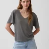 T-shirt i linneblandning med avslappnad passform och V-ringning
