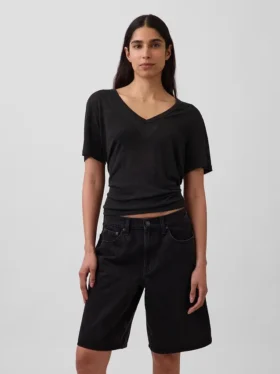 T-shirt i linneblandning med avslappnad passform och V-ringning