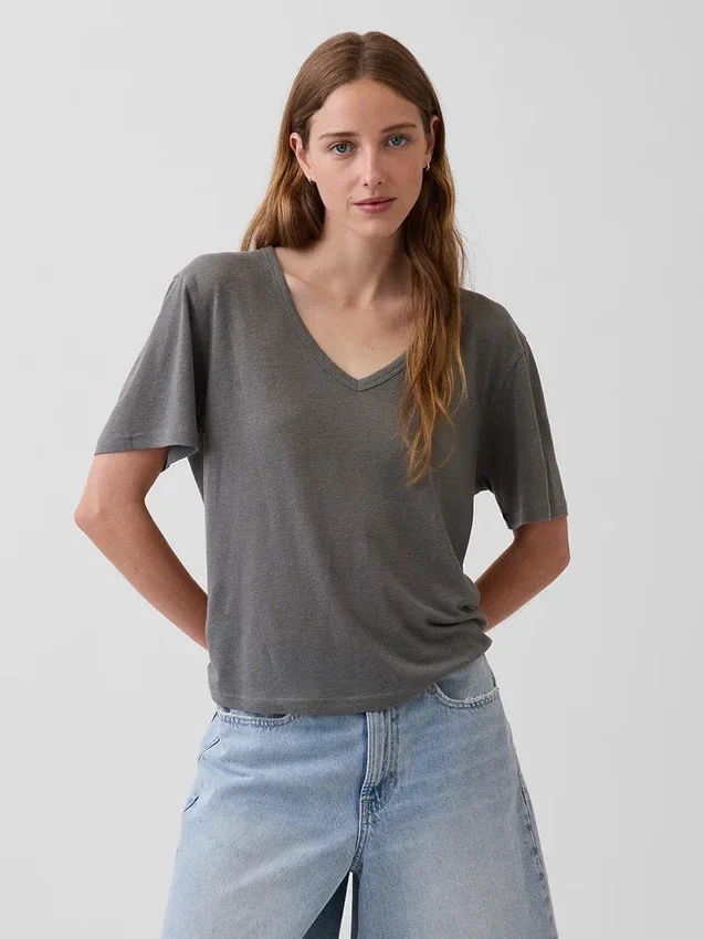 T-shirt i linneblandning med avslappnad passform och V-ringning