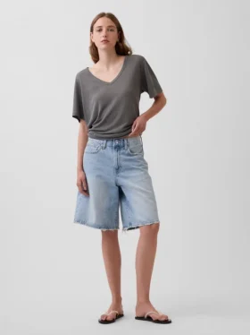 T-shirt i linneblandning med avslappnad passform och V-ringning