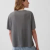 T-shirt i linneblandning med avslappnad passform och V-ringning