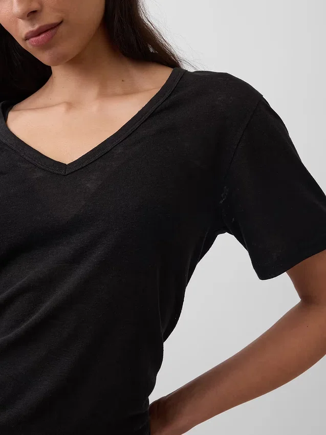 T-shirt i linneblandning med avslappnad passform och V-ringning