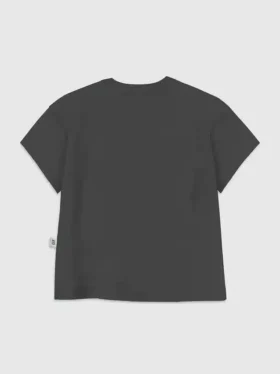 T-shirt med motiv av Nintendo-karaktärer i låda för småbarn