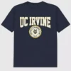 T-shirt med University of California Irvines universitetsvapen
