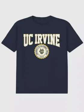 T-shirt med University of California Irvines universitetsvapen