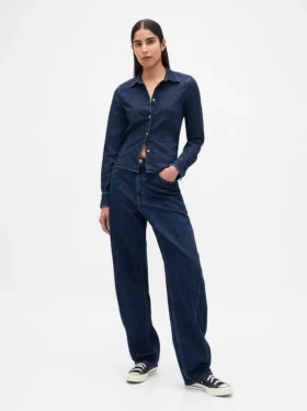 Tajt sittande kort skjorta i denim