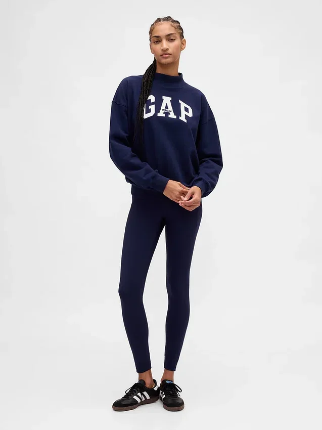 Tjock French Terry-tröja i oversized-modell med hög hals och logotyp