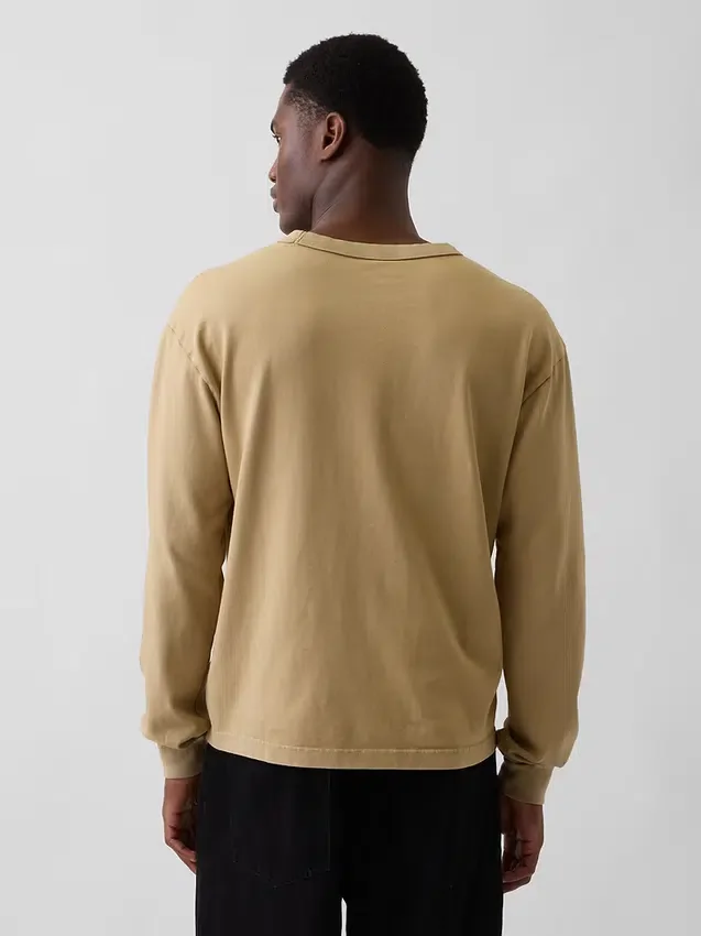 Tjock, kort T-shirt