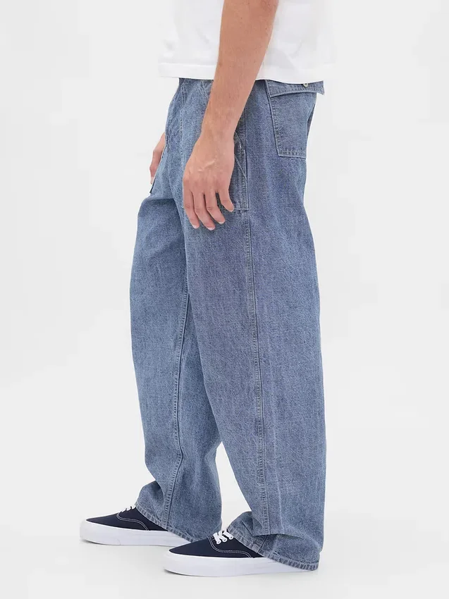 Tjocka, baggy jeans i chambray