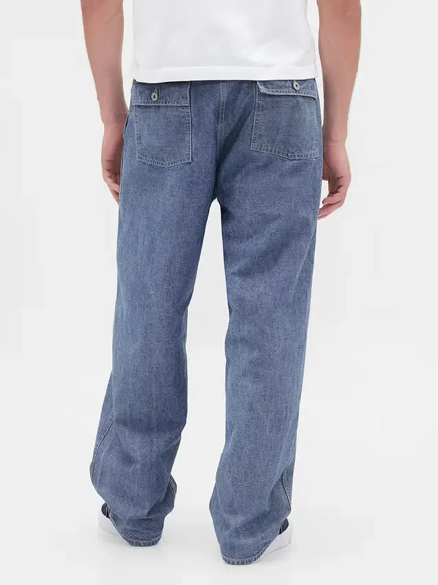 Tjocka, baggy jeans i chambray