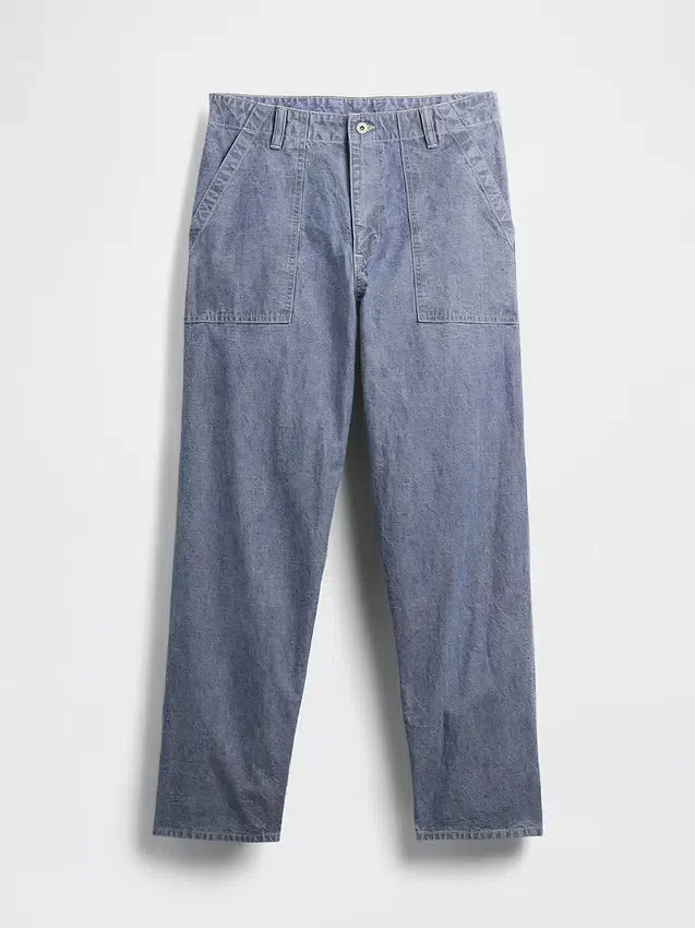 Tjocka, baggy jeans i chambray