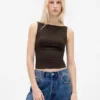 Tätstickad jersey-tanktop med båthals och kort passform