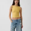 Tätstickad jersey-tanktop med båthals och kort passform