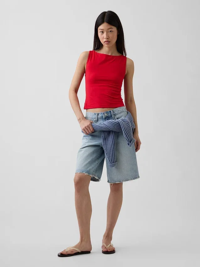 Tätstickad jersey-tanktop med båthals och kort passform