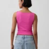 Tätstickad jersey-tanktop med båthals och kort passform