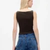 Tätstickad jersey-tanktop med båthals och kort passform