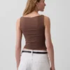 Tätstickad jersey-tanktop med båthals och kort passform