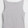 Tätstickad jersey-tanktop med båthals och kort passform