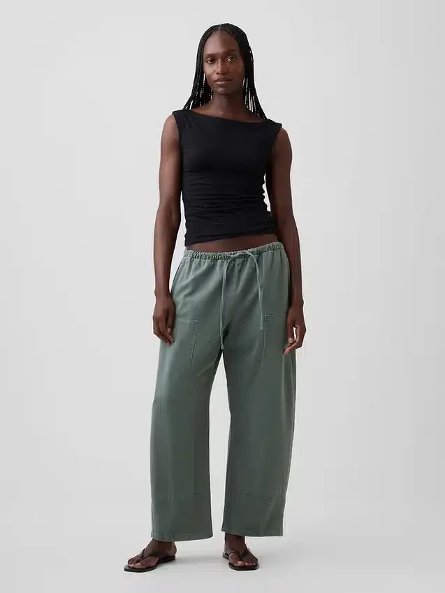 Tätstickad jersey-top med rynkad korta modell