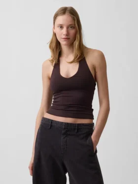 Tättstickad kort halterneck-top