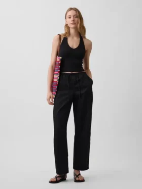 Tättstickad kort halterneck-top