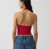 Tättstickad kort halterneck-top