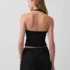 Tättstickad kort halterneck-top