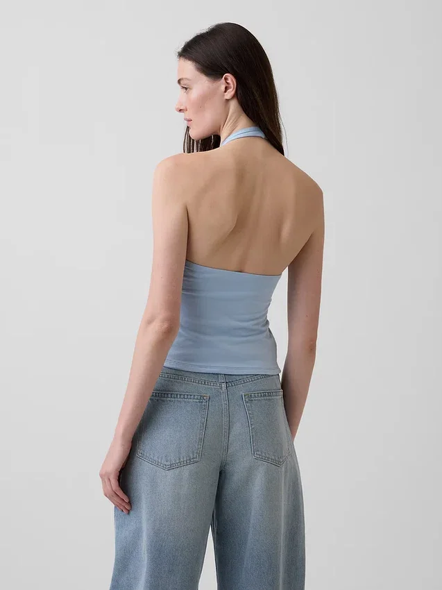 Tättstickad kort halterneck-top