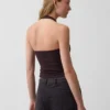 Tättstickad kort halterneck-top
