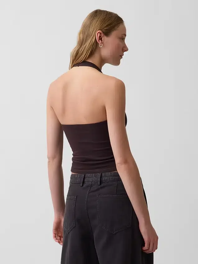 Tättstickad kort halterneck-top