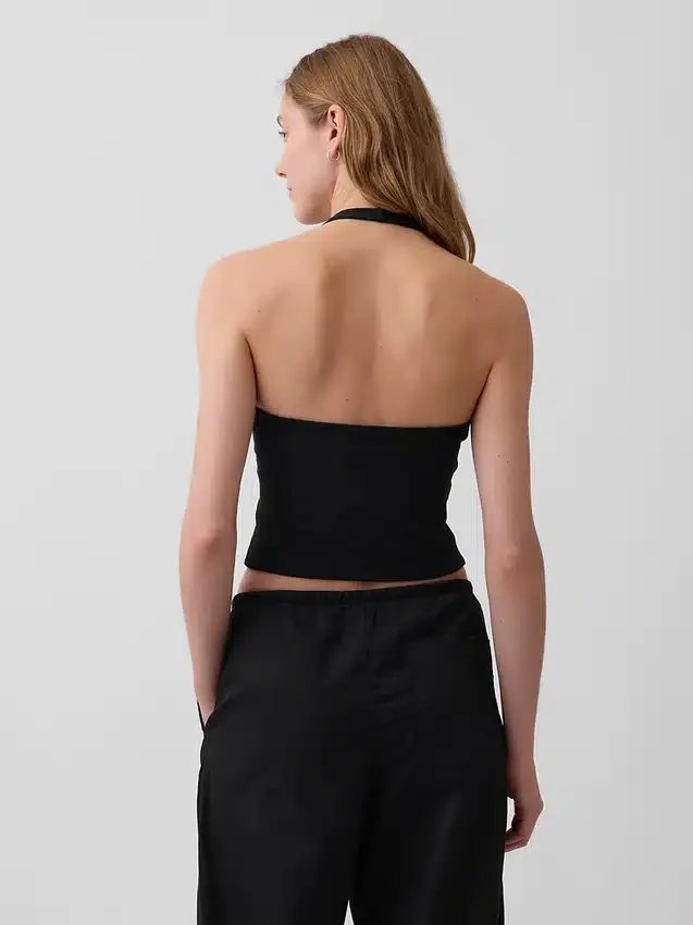 Tättstickad kort halterneck-top