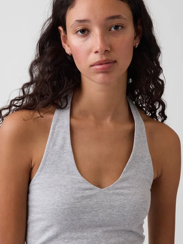 Tättstickad kort halterneck-top