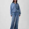 Ultramjuk denimskjorta i oversized-modell med rak nederkant och kortare längd
